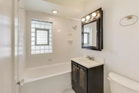421 E Indiana St, Wheaton, IL 60187 photo 14