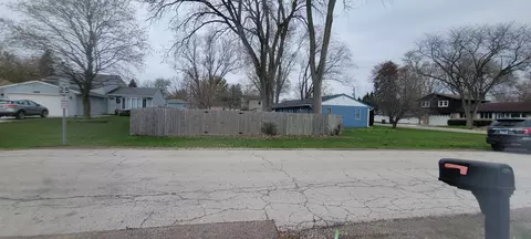 27 Wilbur Ave, Warrenville, IL 60555