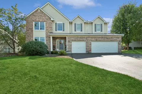 1847 Natures Ct, Lindenhurst, IL 60046