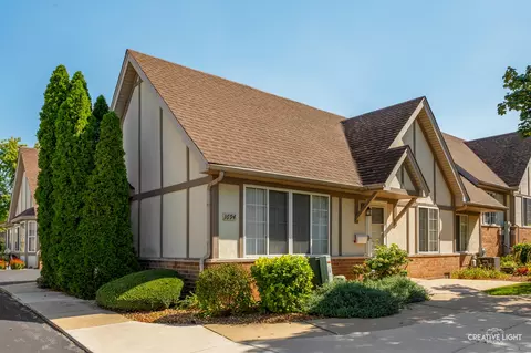 1694 Willow Circle Dr, Crest Hill, IL 60403