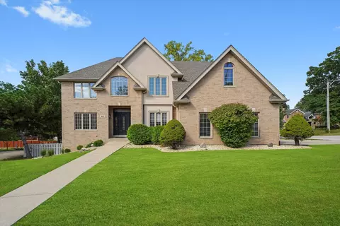 9000 Deerwood Ct, Palos Hills, IL 60465