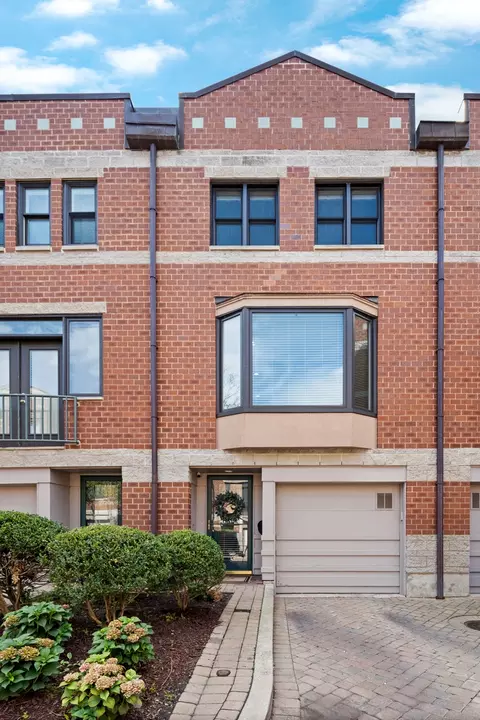 2720 N Greenview Ave #L, Chicago, IL 60614