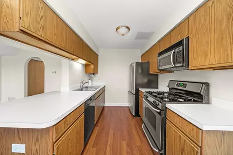 1862 Pebble Beach Cir, Elgin, IL 60123 photo 9