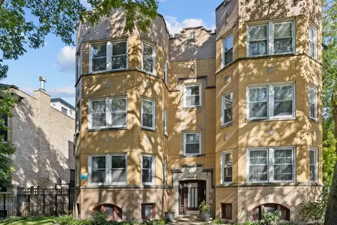 3237 N Oakley Ave #2N, Chicago, IL 60618
