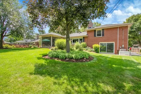 Exterior - 443 S Lombard Rd, Itasca, IL 60143 photo 9 of 10