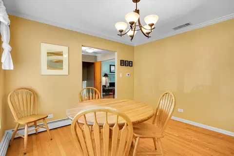 Dining - 443 S Lombard Rd, Itasca, IL 60143 photo 2 of 2