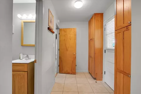 Entry Way - 443 S Lombard Rd, Itasca, IL 60143 photo 3 of 3
