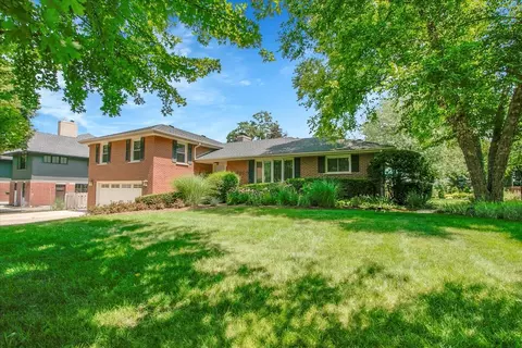 Exterior - 443 S Lombard Rd, Itasca, IL 60143 photo 4 of 10