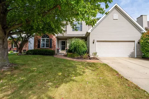 8 Cygnet Xing, Bloomington, IL 61704 photo 2