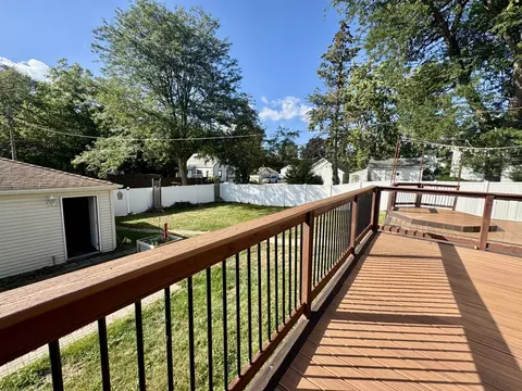 518 Clark St, Elgin, IL 60123 photo 23