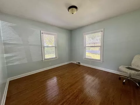 518 Clark St, Elgin, IL 60123 photo 12