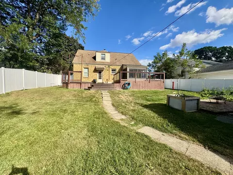 518 Clark St, Elgin, IL 60123 photo 20