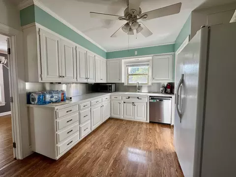 518 Clark St, Elgin, IL 60123 photo 9
