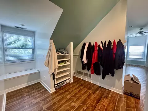 518 Clark St, Elgin, IL 60123 photo 16