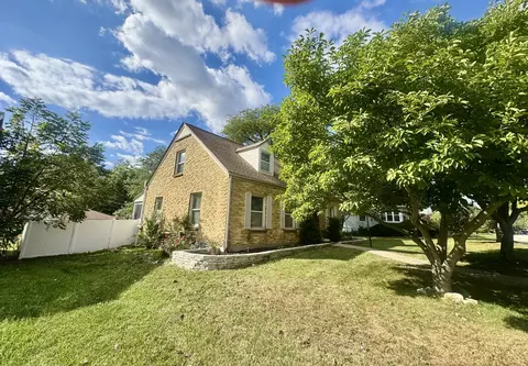 518 Clark St, Elgin, IL 60123 photo 3