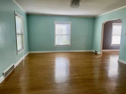 518 Clark St, Elgin, IL 60123 photo 5