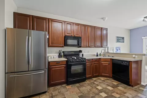 Kitchen - 17526 Gilbert Dr, Lockport, IL 60441 photo 2 of 3