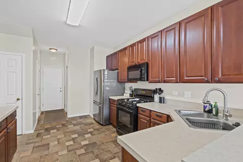 Kitchen - 17526 Gilbert Dr, Lockport, IL 60441 photo 3 of 3