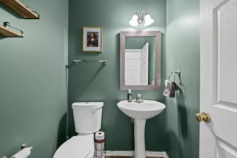 Bath - 17526 Gilbert Dr, Lockport, IL 60441 photo 1 of 3