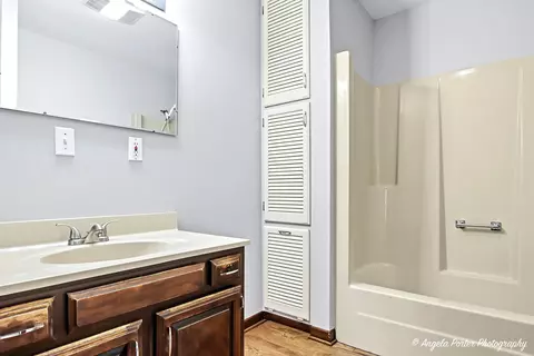 Bath - 1320 Meadow Ln, Mchenry, IL 60050 photo 1 of 2