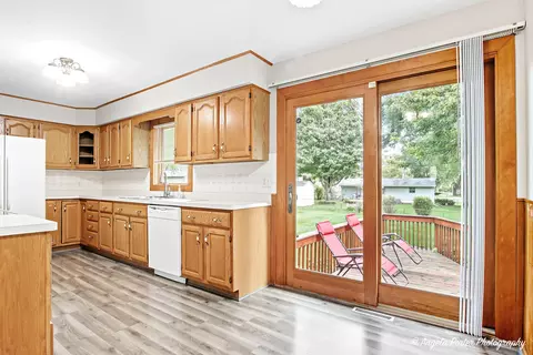 Kitchen - 1320 Meadow Ln, Mchenry, IL 60050 photo 1 of 5