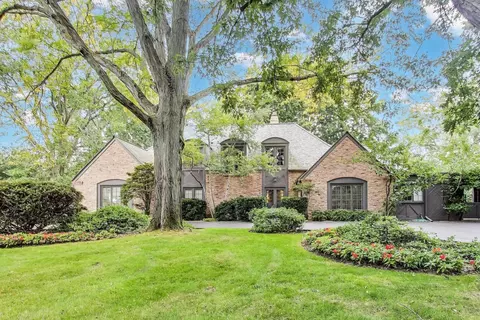 650 Midfield Ln, Northbrook, IL 60062