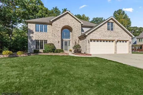 760 E Woodland Ave, Addison, IL 60101