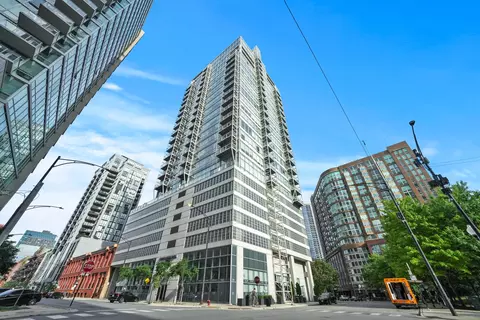 653 N Kingsbury St #2008, Chicago, IL 60654