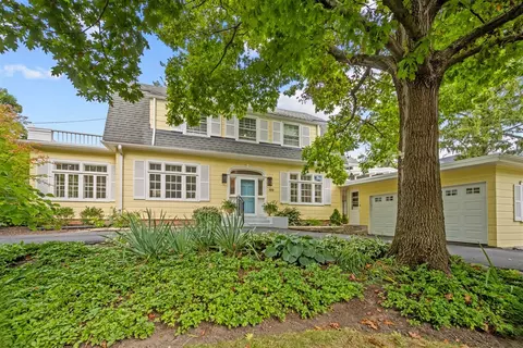 199 Wentworth Ave, Glencoe, IL 60022