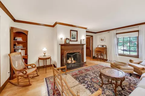 Living - 908 Lexington St, Wheaton, IL 60187 photo 2 of 7