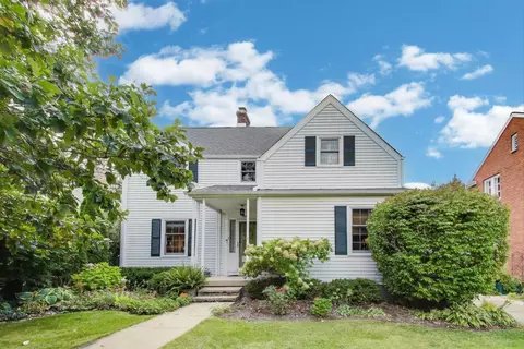 908 Lexington St, Wheaton, IL 60187