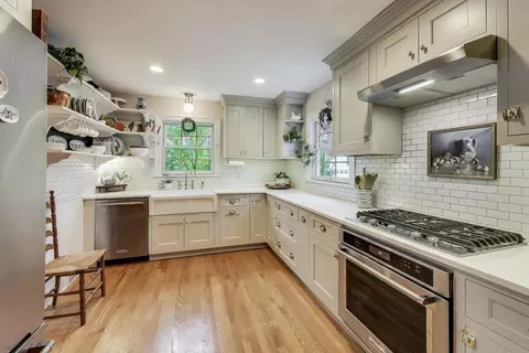 Kitchen - 908 Lexington St, Wheaton, IL 60187 photo 2 of 2
