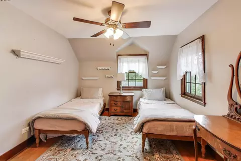 Bedroom - 908 Lexington St, Wheaton, IL 60187 photo 5 of 6