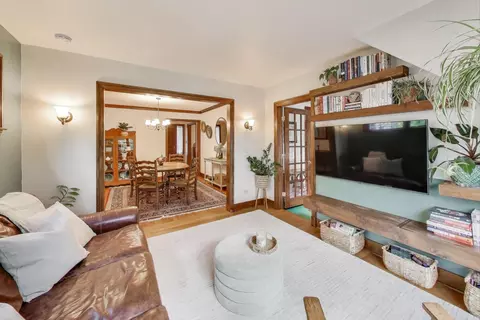 Living - 908 Lexington St, Wheaton, IL 60187 photo 6 of 7
