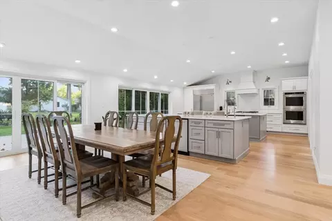 Dining - 905 Aurora Way, Wheaton, IL 60189 photo 2 of 2