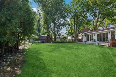 Exterior - 905 Aurora Way, Wheaton, IL 60189 photo 3 of 3