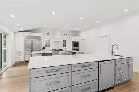 Kitchen - 905 Aurora Way, Wheaton, IL 60189 photo 2 of 6