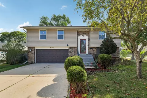 617 Arnold Ave, Streamwood, IL 60107
