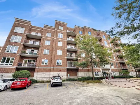 799 Graceland Ave #504A, Des Plaines, IL 60016