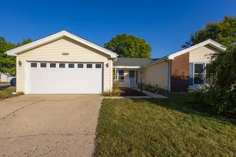1941 Aspen Ln, Glendale Heights, IL 60139