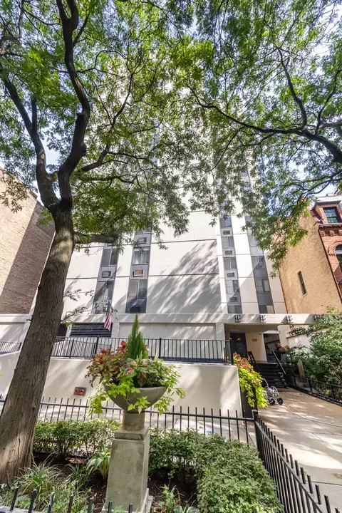 1339 N Dearborn St #2B, Chicago, IL 60610