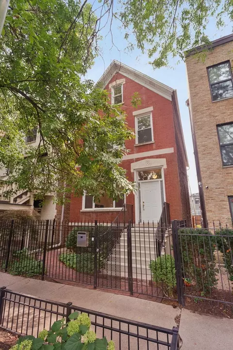 2035 W Saint Paul Ave, Chicago, IL 60647