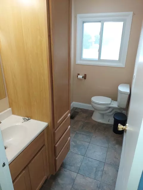 Bath - 15623 S Frederick Ave, Plainfield, IL 60544 photo 1 of 1