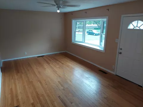Living - 15623 S Frederick Ave, Plainfield, IL 60544 photo 2 of 3