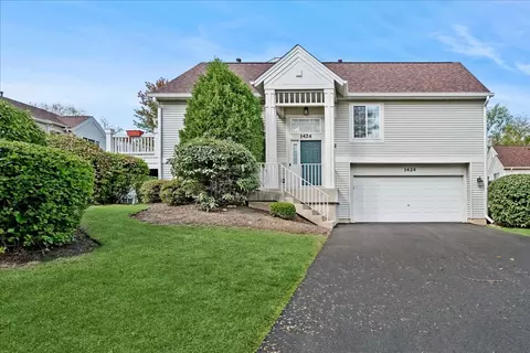 1424 New Haven Dr #1424, Cary, IL 60013
