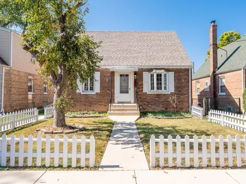 5244 S Neenah Ave, Chicago, IL 60638
