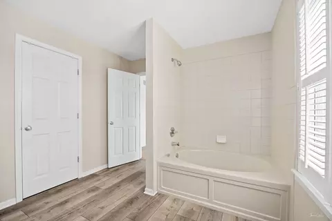 Bath - 26314 W Silver Stream Dr, Channahon, IL 60410 photo 2 of 4