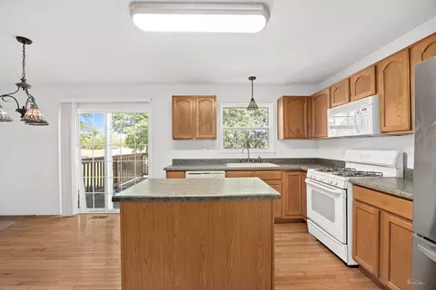 Kitchen - 26314 W Silver Stream Dr, Channahon, IL 60410 photo 3 of 4