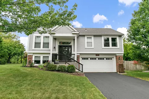 1655 Kennsington Ln, Crystal Lake, IL 60014