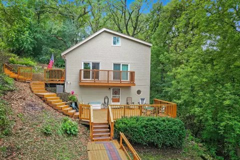 7215 Summit Dr, Wonder Lake, IL 60097